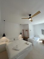 Ios Alcyon Blue Suites