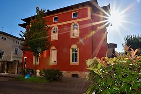 Nine Rooms Suites