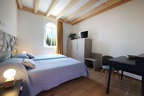 Nine Rooms Suites