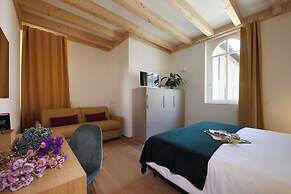 Nine Rooms Suites