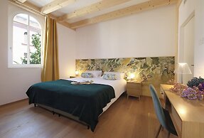 Nine Rooms Suites