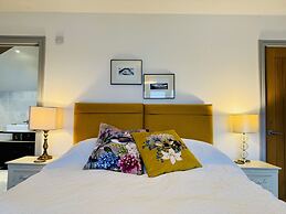 Water Edge House Boathouse