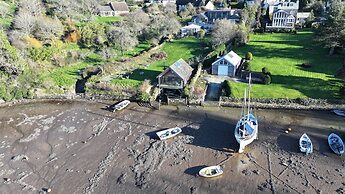 Water Edge House Boathouse