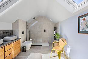 Water Edge House Boathouse
