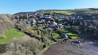 Water Edge House Boathouse
