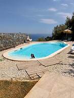 Dolce Lava - Natural Luxury Experience