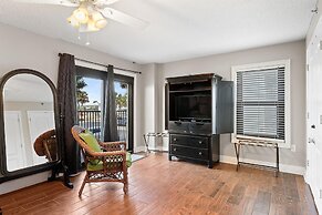 Ocean Breeze East 201