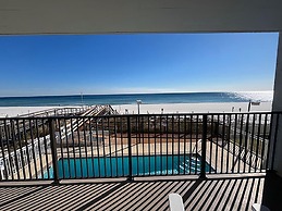 Ocean Breeze East 201