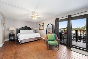 Ocean Breeze East 201