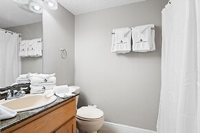 Ocean Breeze East 201