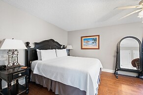 Ocean Breeze East 201