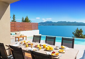 Villa Melia in Nikiana