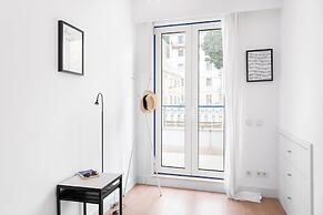 JOIVY Modern flat near Bica Elevator