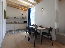 Nine Rooms Apartment