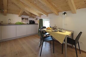 Nine Rooms Apartment