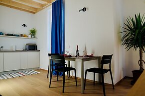 Nine Rooms Apartment