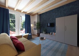 Nine Rooms Apartment