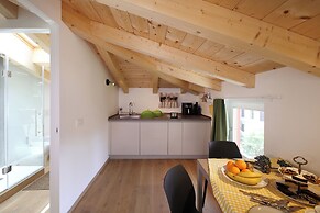 Nine Rooms Apartment