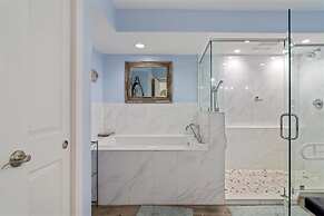 Shoreline Towers 1073