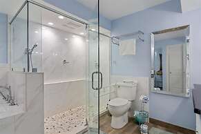 Shoreline Towers 1073