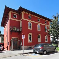 Nine Rooms Shared