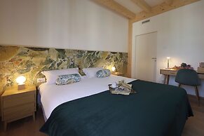 Nine Rooms Shared