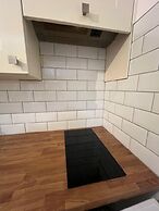 Cosy 1 Bed Retreat in Walsall - Wifi & Parking