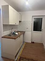 Cosy 1 Bed Retreat in Walsall - Wifi & Parking