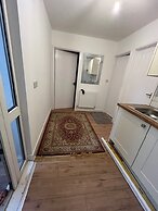 Cosy 1 Bed Retreat in Walsall - Wifi & Parking