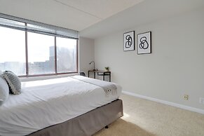 Modern 2BR Stay Near DC Arlington VA