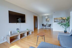 Modern 2BR Stay Near DC Arlington VA