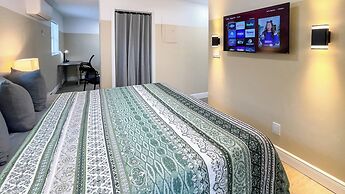 TriLuxe Inn & Studios