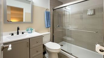 TriLuxe Inn & Studios