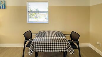 TriLuxe Inn & Studios