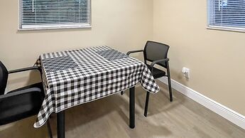 TriLuxe Inn & Studios