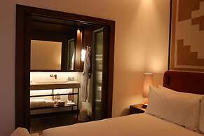 Palacio De Godoy Caceres, Curio Collection By Hilton