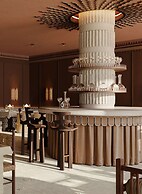 Palacio De Godoy Caceres, Curio Collection By Hilton