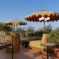 Palacio De Godoy Caceres, Curio Collection By Hilton