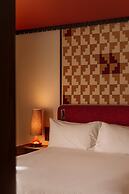 Palacio De Godoy Caceres, Curio Collection By Hilton