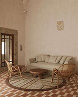 Palacio De Godoy Caceres, Curio Collection By Hilton