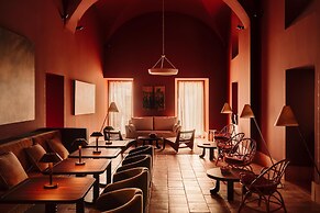 Palacio De Godoy Caceres, Curio Collection By Hilton