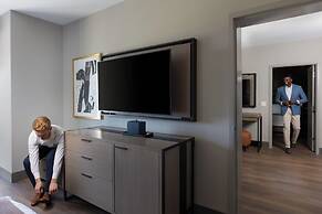 Hotel Avail Rogers, Tapestry Collection By Hilton