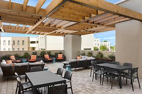 Hotel Avail Rogers, Tapestry Collection By Hilton