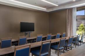 Hotel Avail Rogers, Tapestry Collection By Hilton