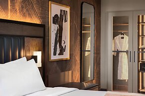 Hotel Avail Rogers, Tapestry Collection By Hilton