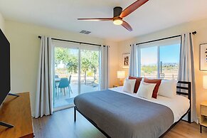 Sleeps 16 Two Beautiful Homes w/ Private Pool Sunset Grove