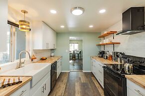 Sleeps 16 Two Beautiful Homes w/ Private Pool Sunset Grove