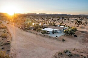 Sleeps 16 Two Beautiful Homes w/ Private Pool Sunset Grove