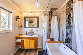Sleeps 16 Two Beautiful Homes w/ Private Pool Sunset Grove