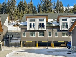 Skyridge 401 by Canmore Premier